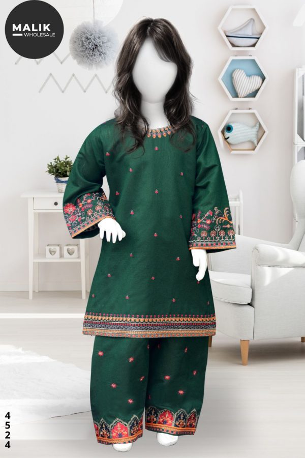 4524- Girls 3Pcs Embroidered Khadar Shirt Set