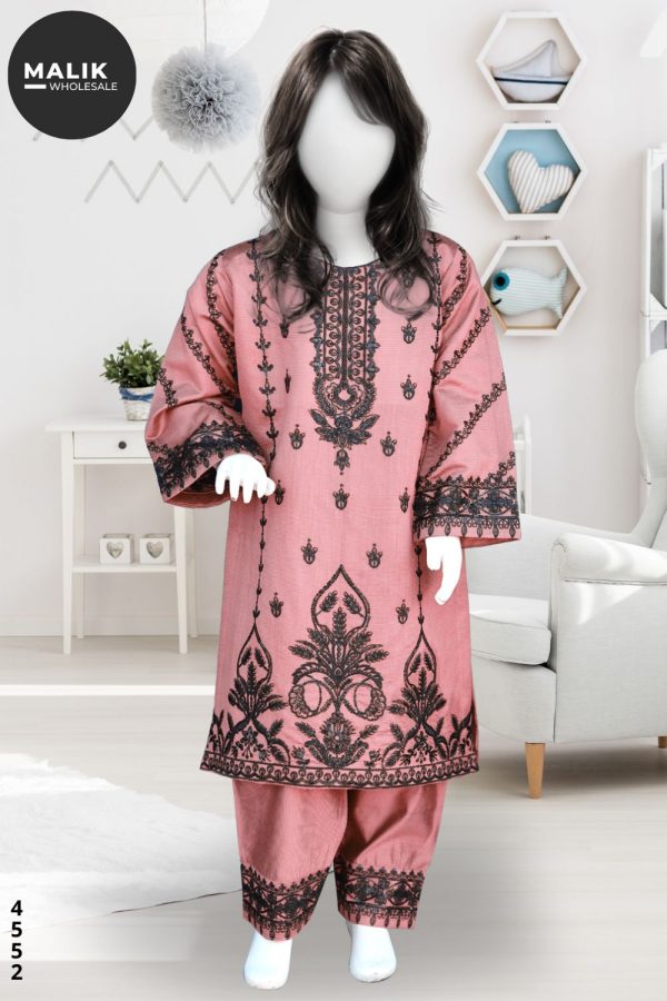 4552- Girls 3Pcs Embroidered Khadar Shirt Set